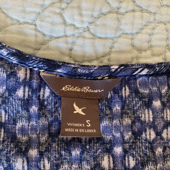 Eddie Bauer V-neck Tank - Picture 3 of 4